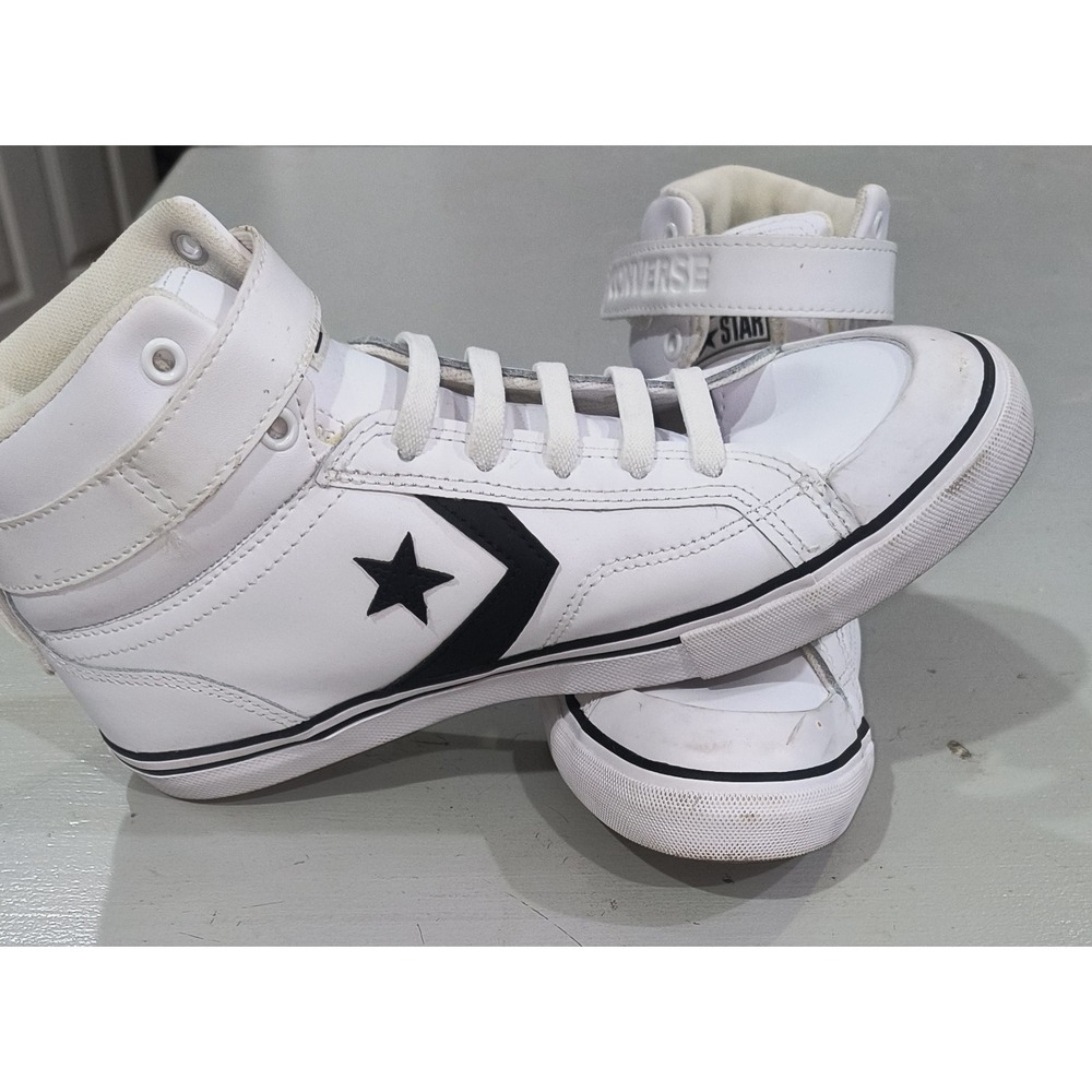 Converse All Star High Tops Unisex SIZE 6 Youth Leather White Athletic Shoes